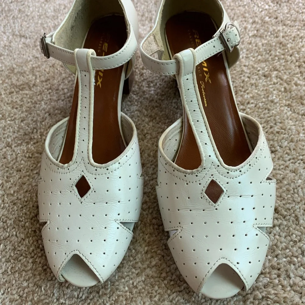 *SOLD* Re-Mix Gabriele Leather Heels - Picture 6 of 16